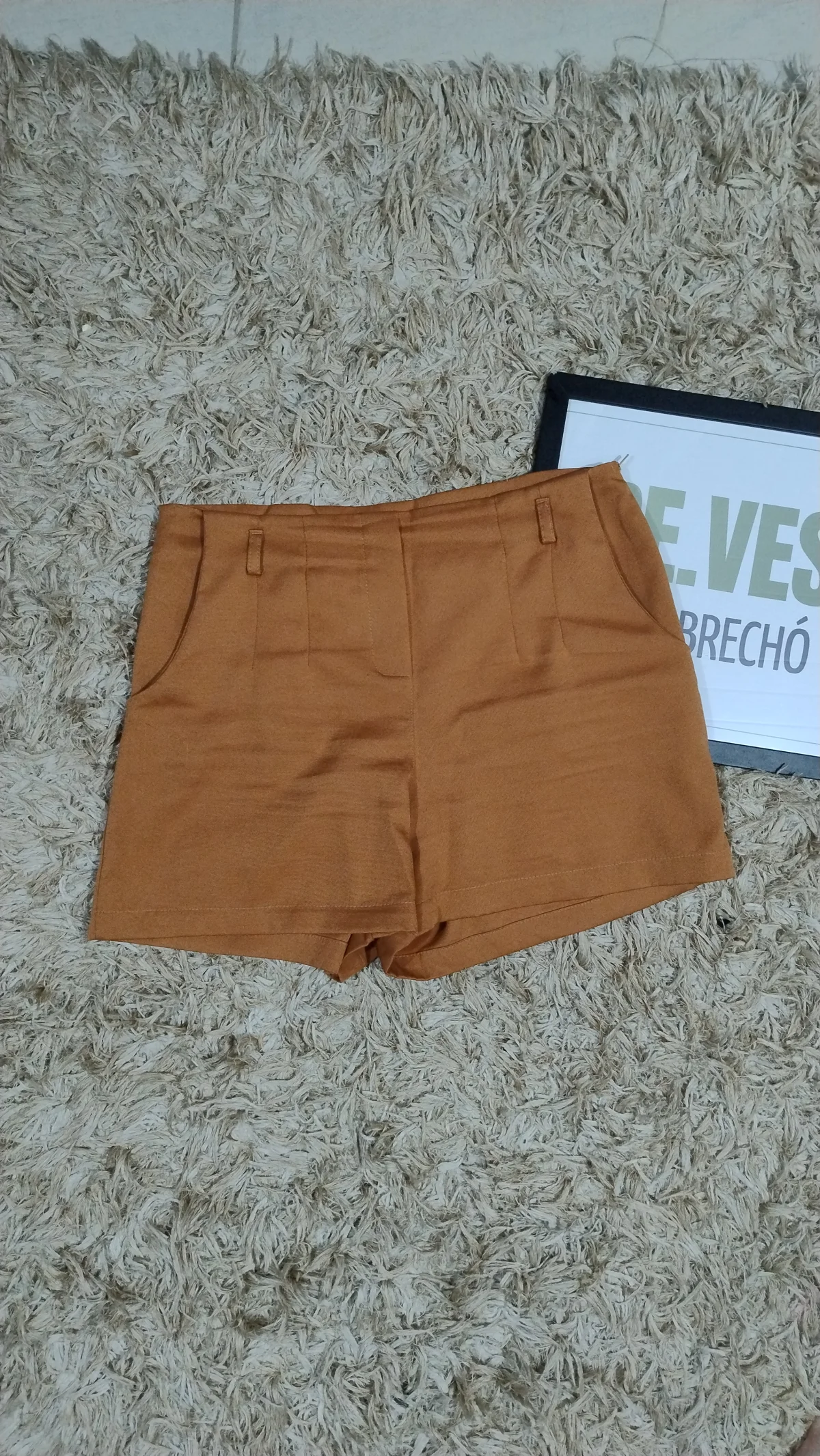 Shorts Social Caramelo